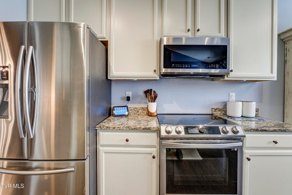 Photo #15: 6 Dartmoor Road