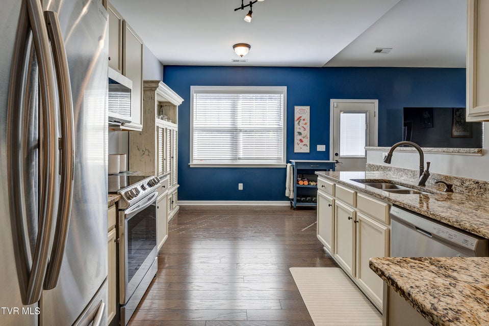 Photo #16: 6 Dartmoor Road