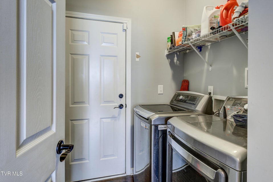 Photo #26: 6 Dartmoor Road