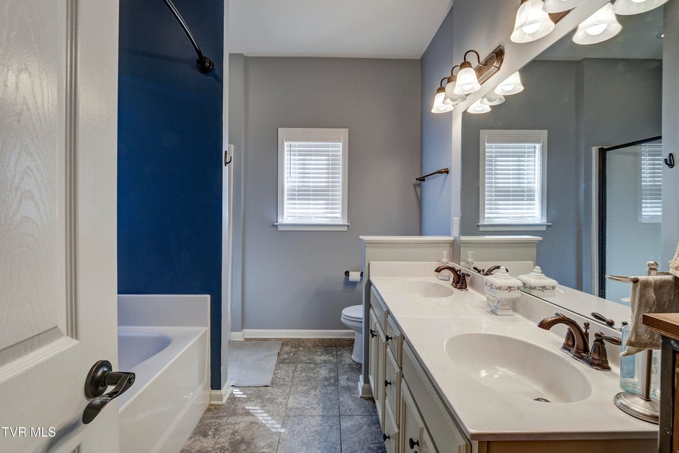 Photo #30: 6 Dartmoor Road