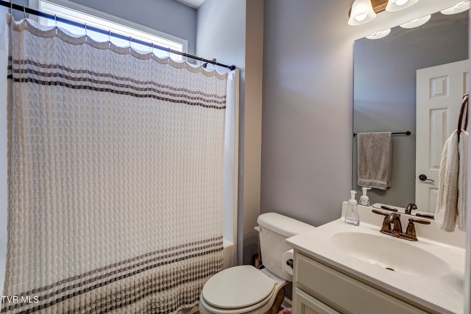 Photo #38: 6 Dartmoor Road