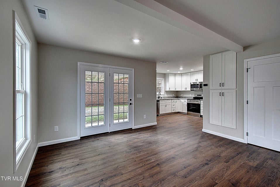 Photo #10: 104 Daniel Lane