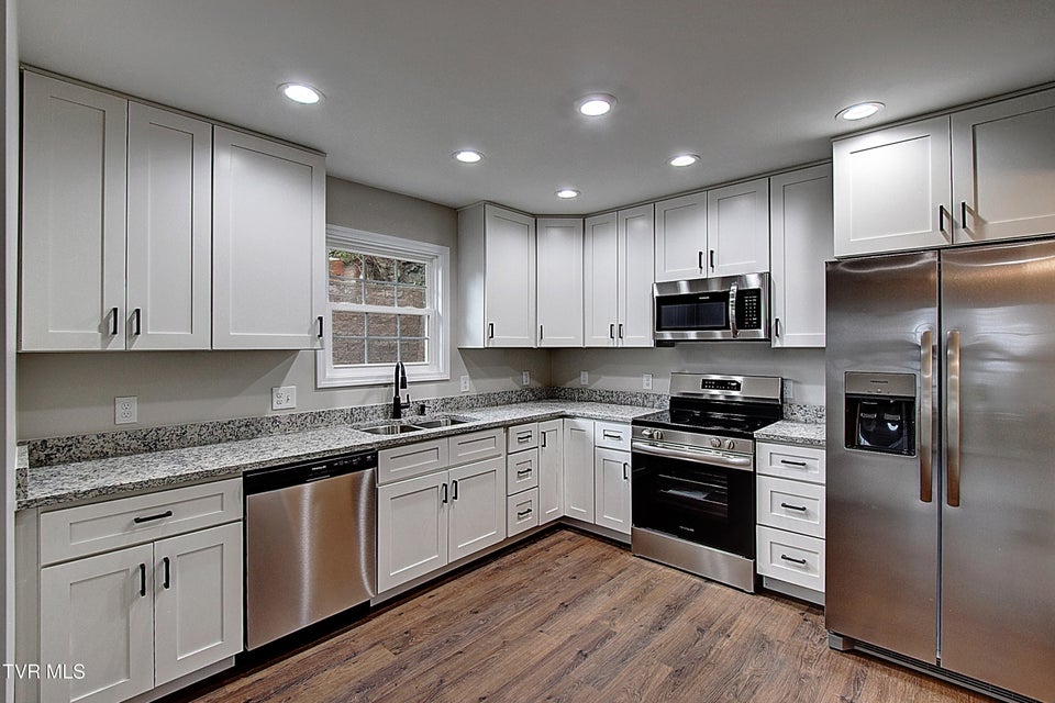 Photo #12: 104 Daniel Lane