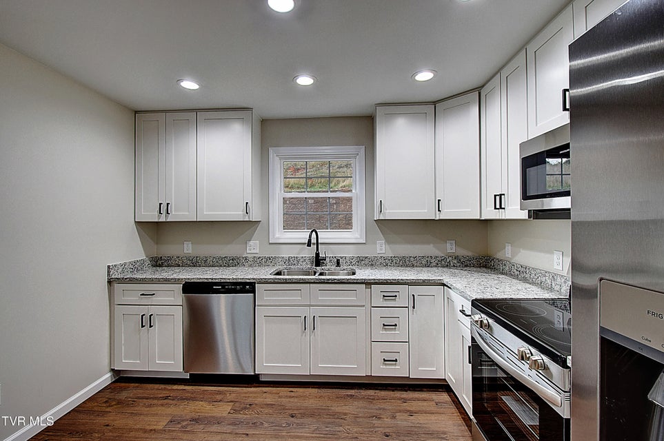 Photo #13: 104 Daniel Lane