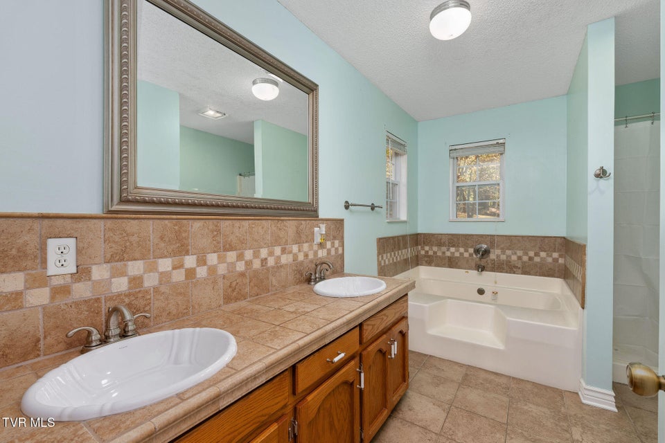 Photo #31: 101 Kings Mountain Drive