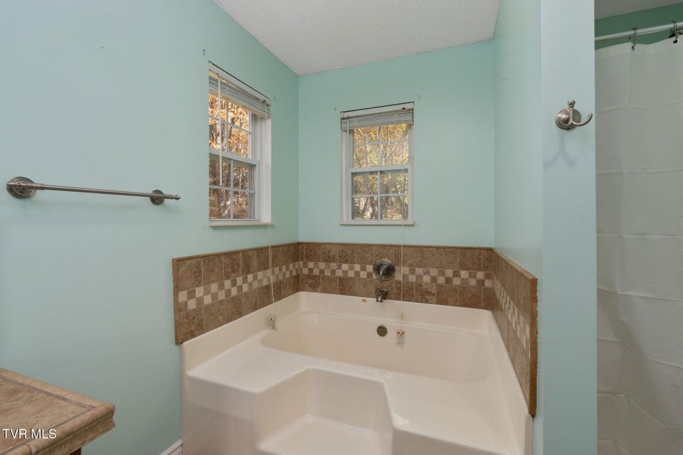 Photo #33: 101 Kings Mountain Drive