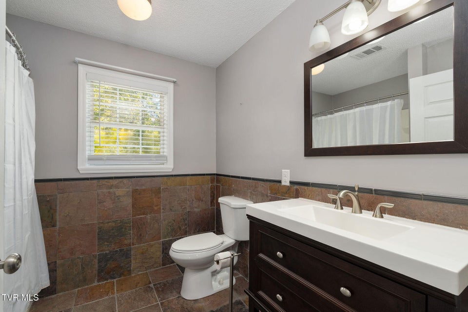 Photo #38: 101 Kings Mountain Drive