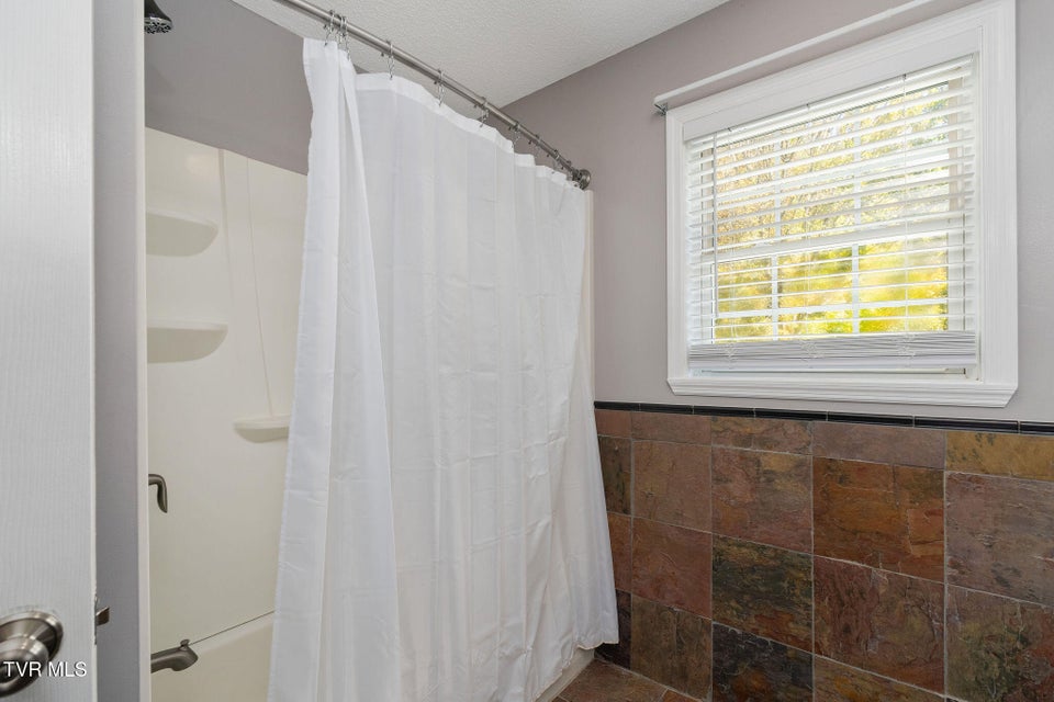 Photo #39: 101 Kings Mountain Drive