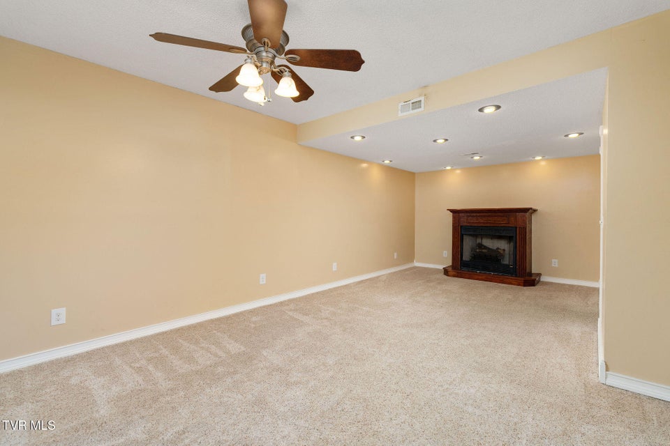 Photo #43: 101 Kings Mountain Drive