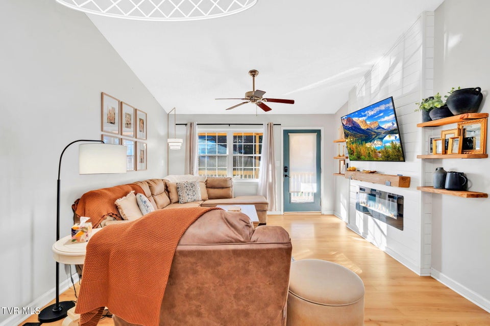 Photo #9: 116 Springview Drive