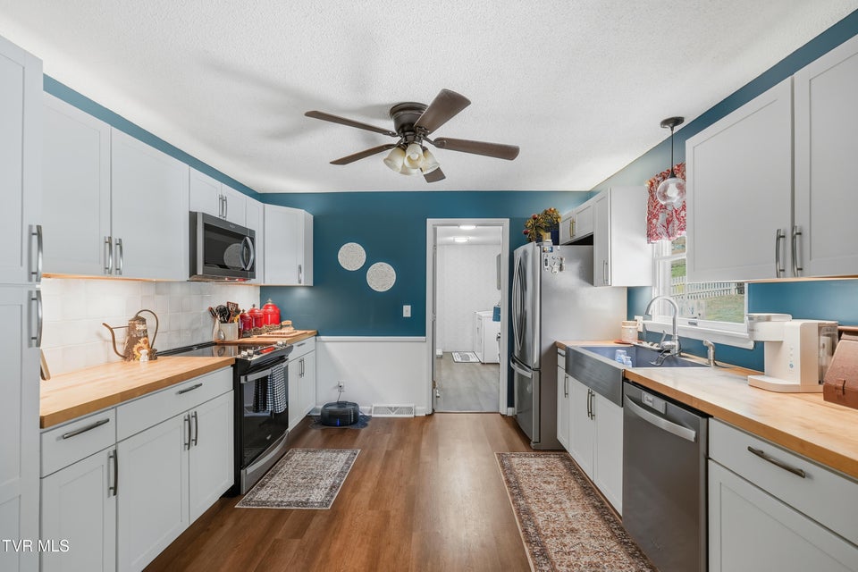 Photo #8: 333 Boone Lake Circle