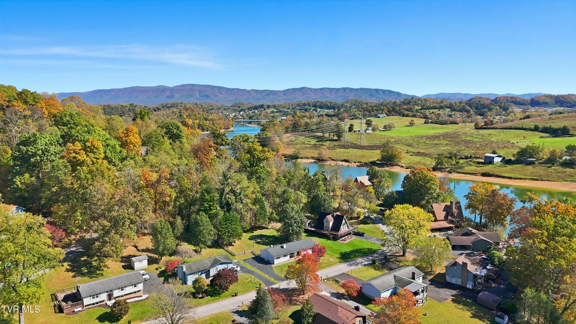 Photo #28: 333 Boone Lake Circle