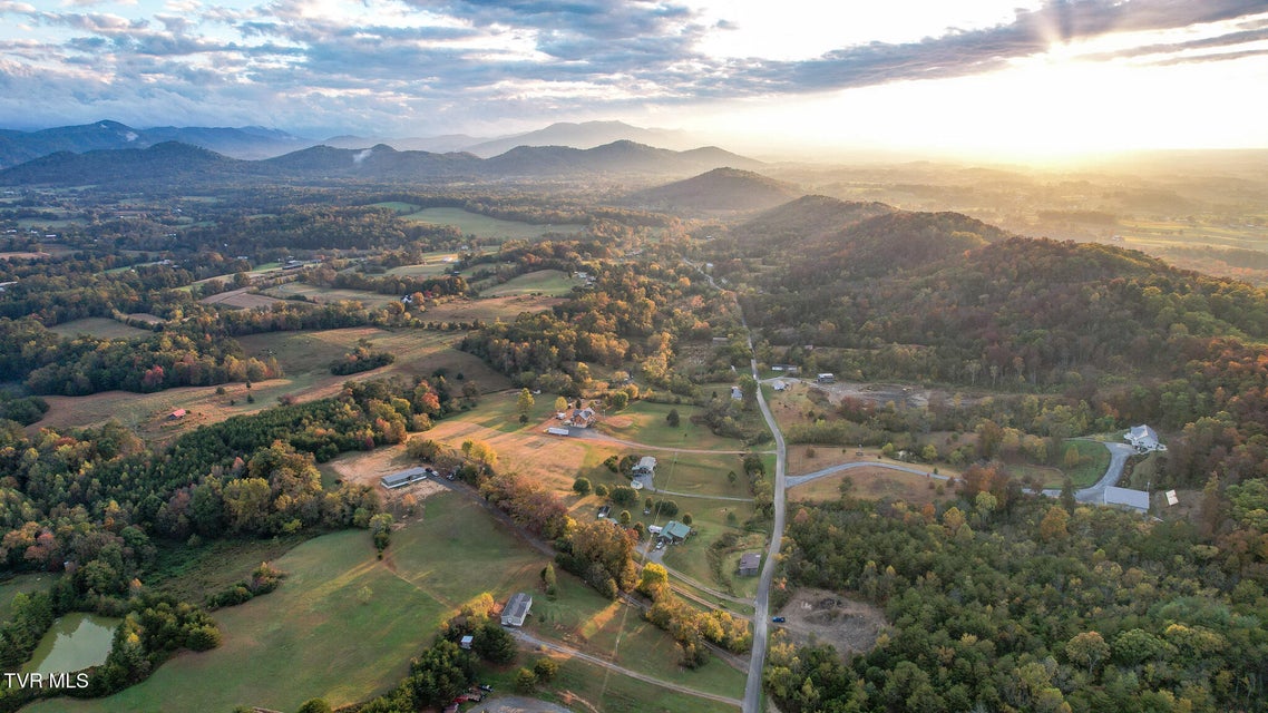 Photo #10: 1915 Shakerag Road