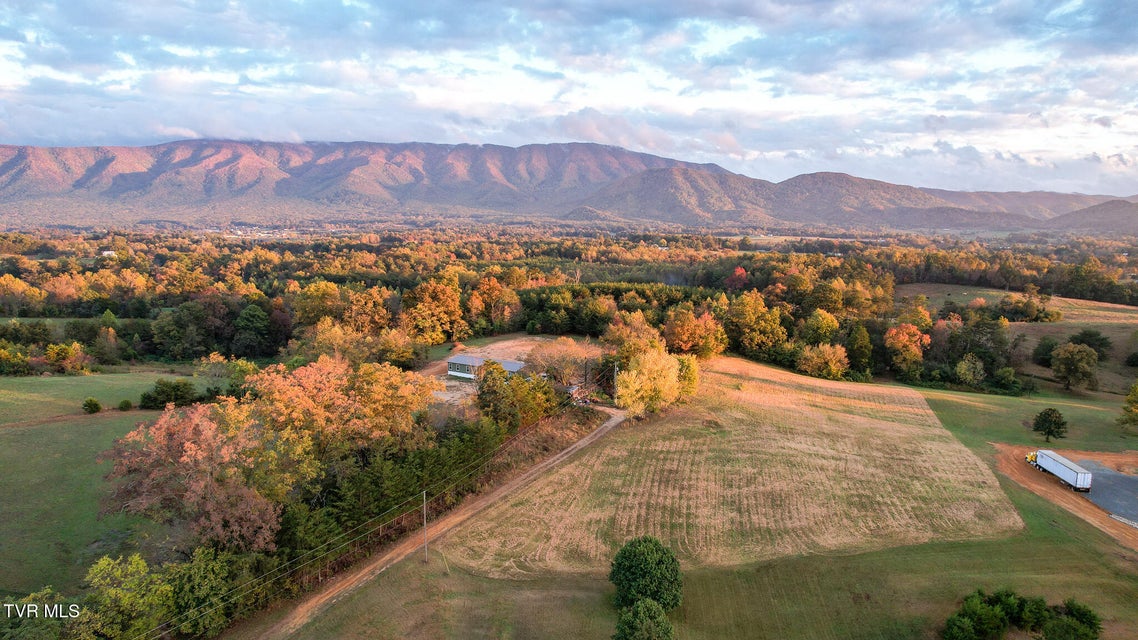 Photo #4: 1915 Shakerag Road