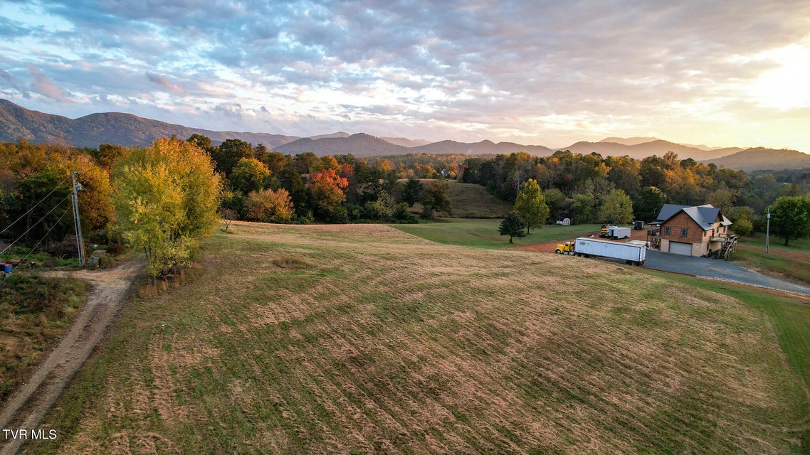 Photo #18: 1915 Shakerag Road