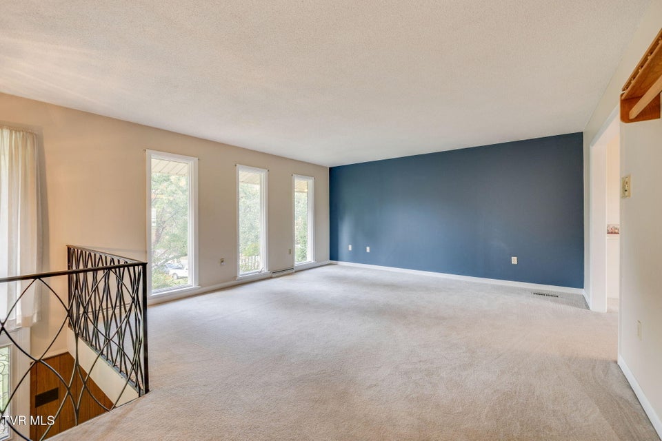 Photo #4: 206 Windmere Place