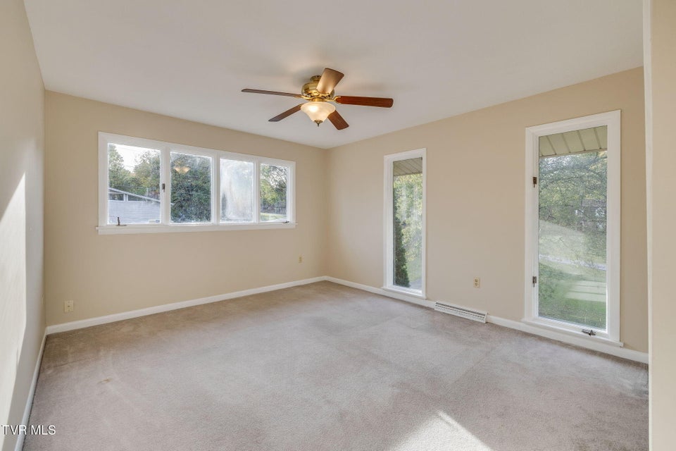 Photo #17: 206 Windmere Place