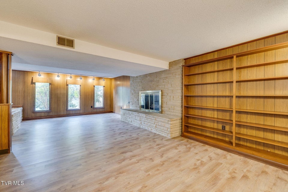 Photo #28: 206 Windmere Place