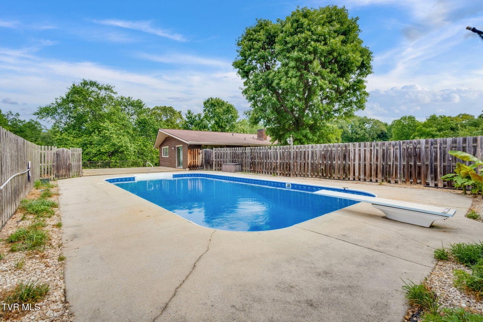 Photo #39: 206 Windmere Place