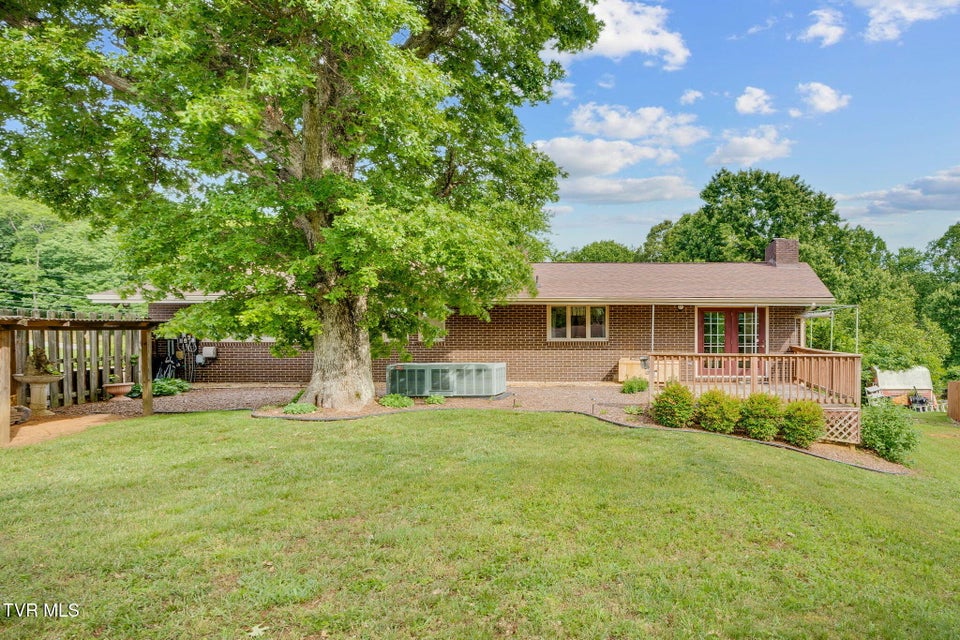 Photo #40: 206 Windmere Place