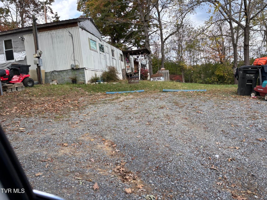 Photo #6: 164 2nd Avenue