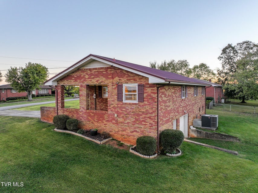 Photo #2: 135 Walton Circle