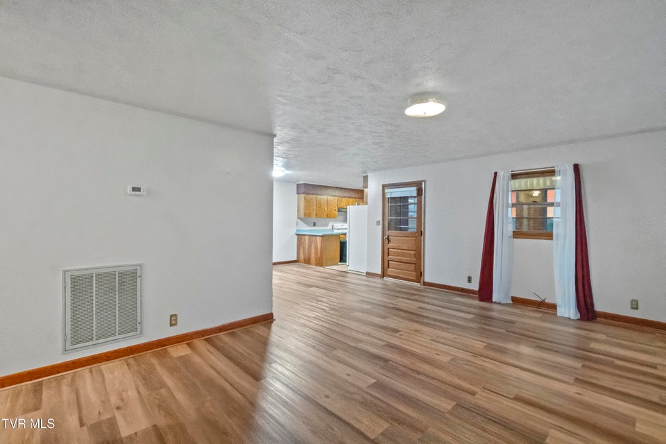 Photo #9: 135 Walton Circle