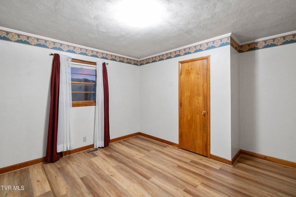 Photo #22: 135 Walton Circle