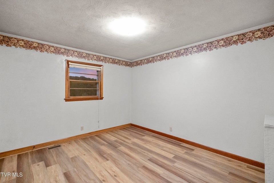 Photo #25: 135 Walton Circle