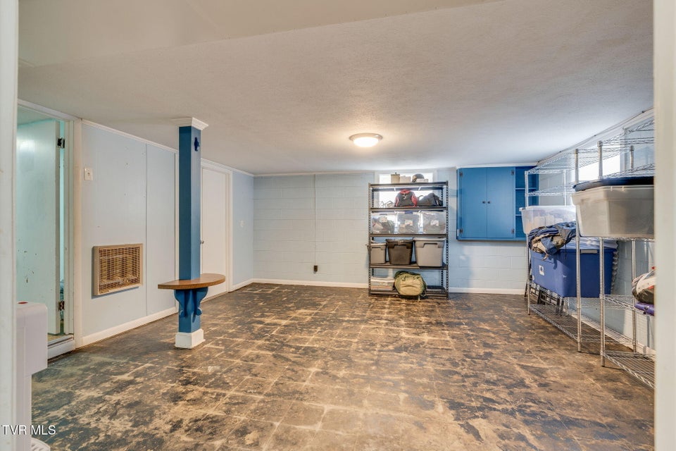 Photo #25: 1006 Sylvan Circle