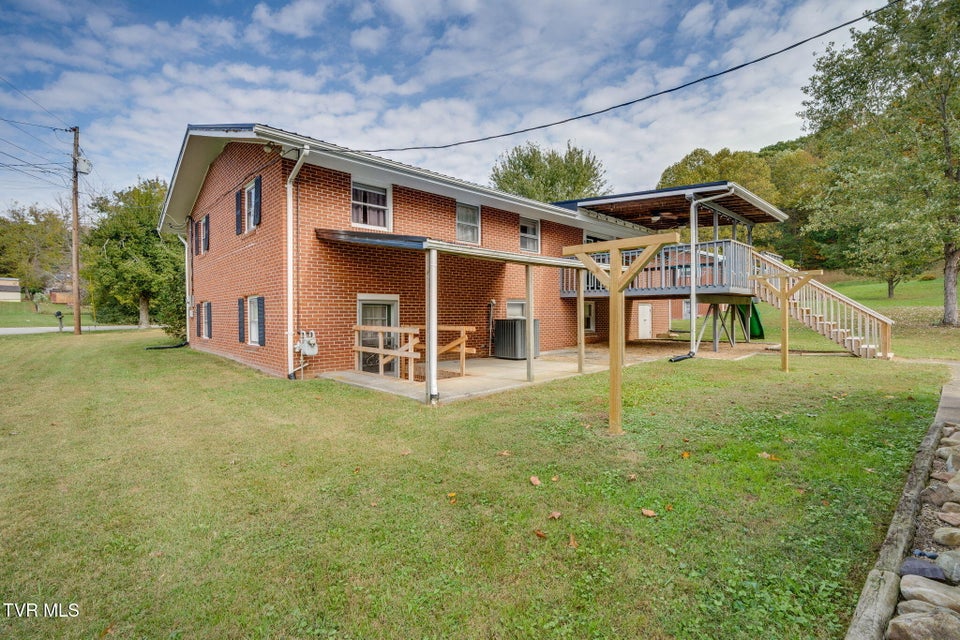 Photo #32: 1006 Sylvan Circle