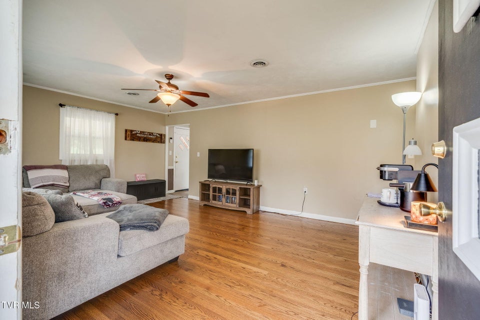 Photo #5: 1006 Sylvan Circle