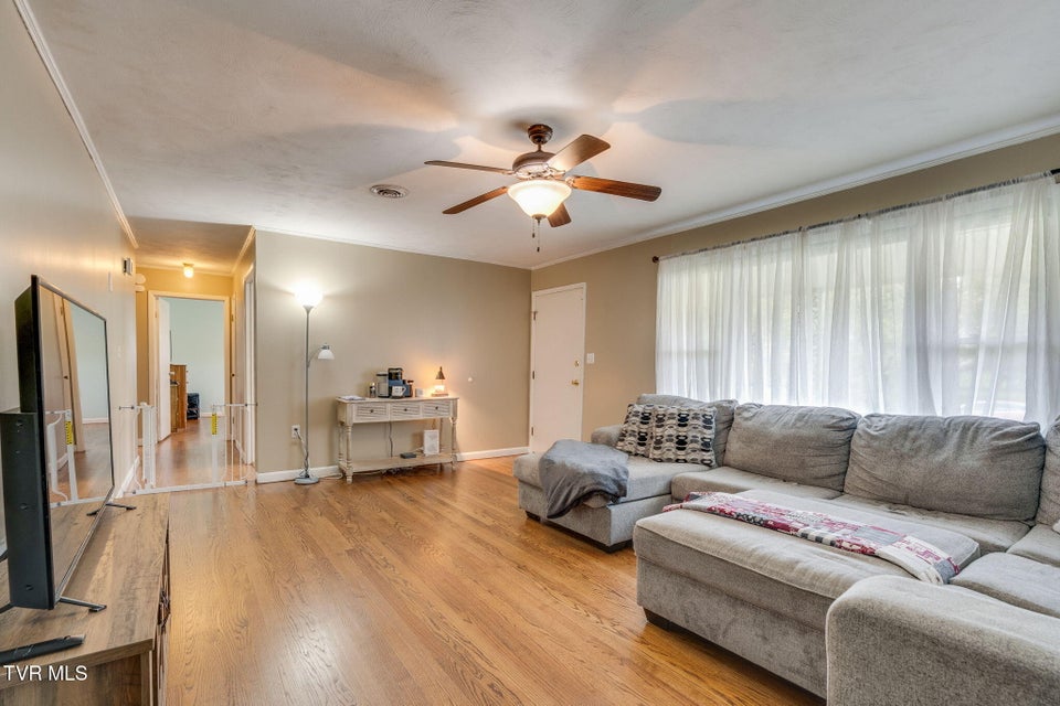 Photo #7: 1006 Sylvan Circle