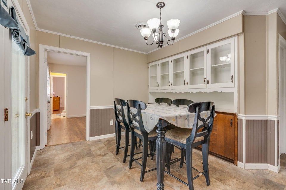 Photo #8: 1006 Sylvan Circle