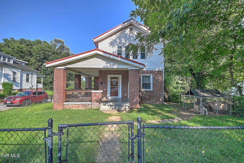 Photo #5: 416 Moore Street