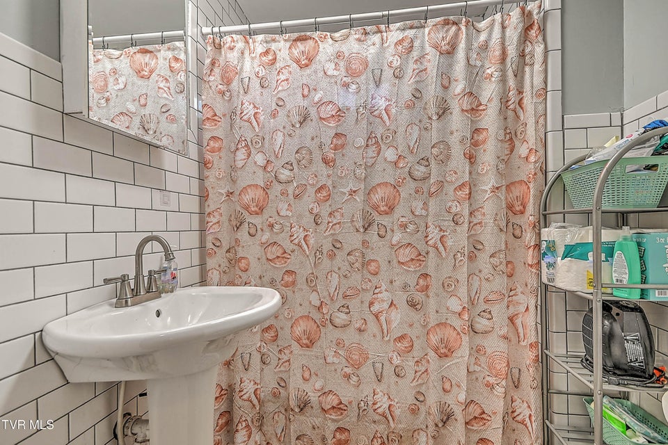 Photo #15: 416 Moore Street