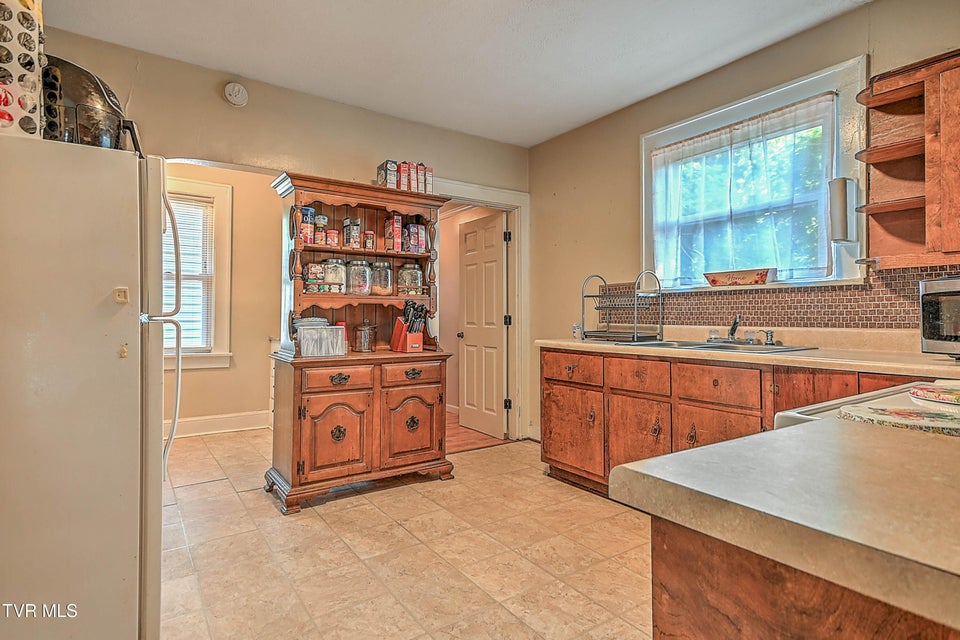 Photo #19: 416 Moore Street