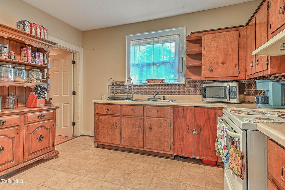 Photo #20: 416 Moore Street