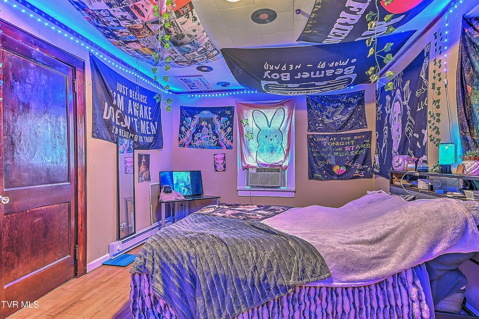 Photo #25: 416 Moore Street