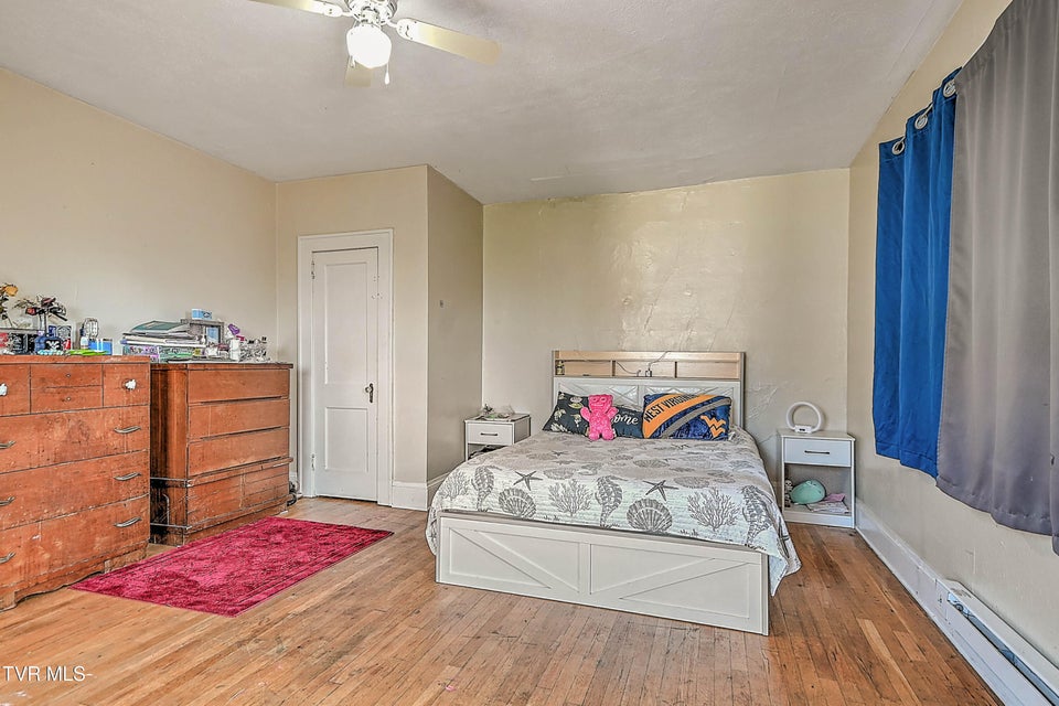 Photo #34: 416 Moore Street