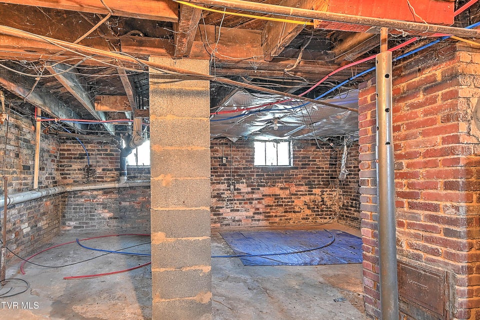 Photo #36: 416 Moore Street