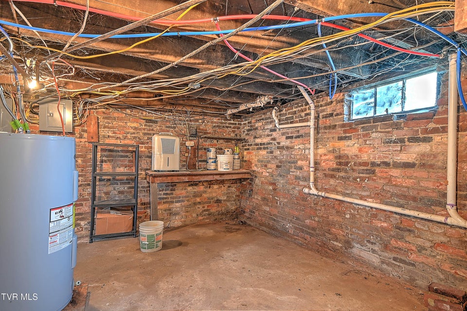 Photo #37: 416 Moore Street