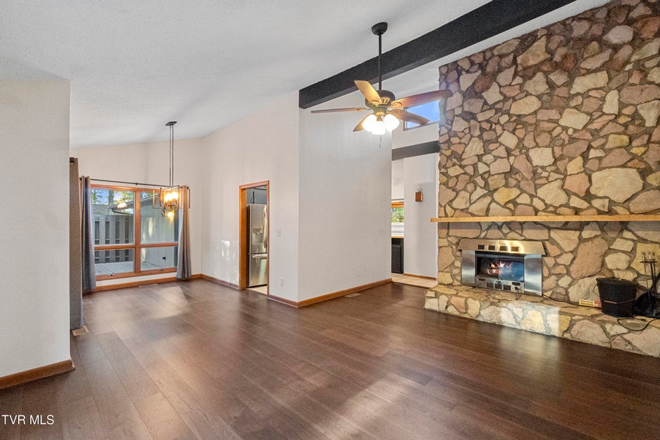 Photo #10: 35 Alpine Cove