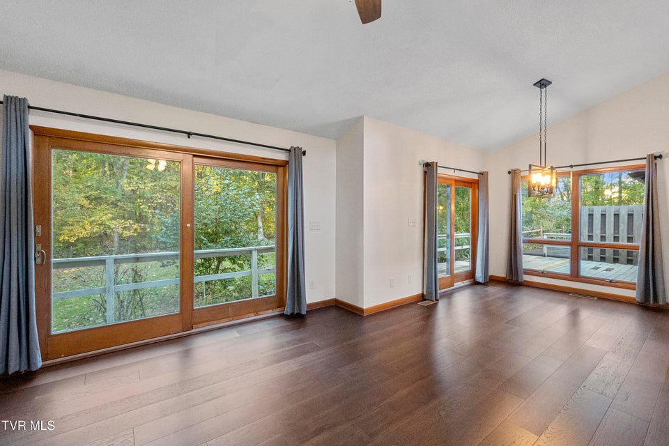 Photo #12: 35 Alpine Cove