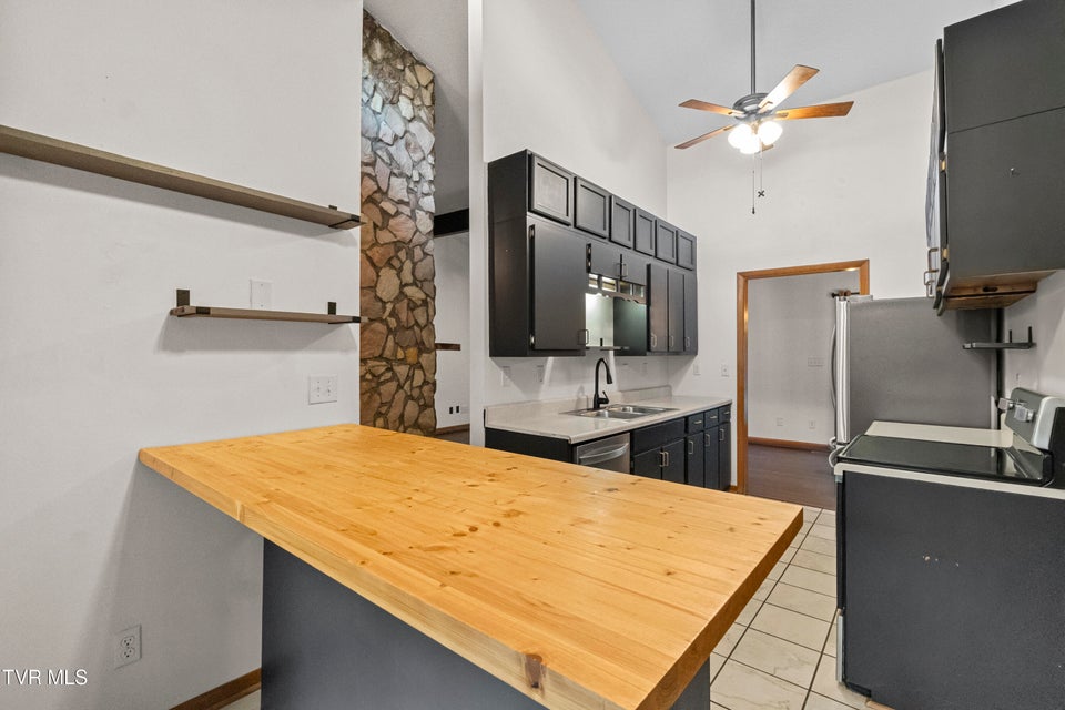 Photo #17: 35 Alpine Cove