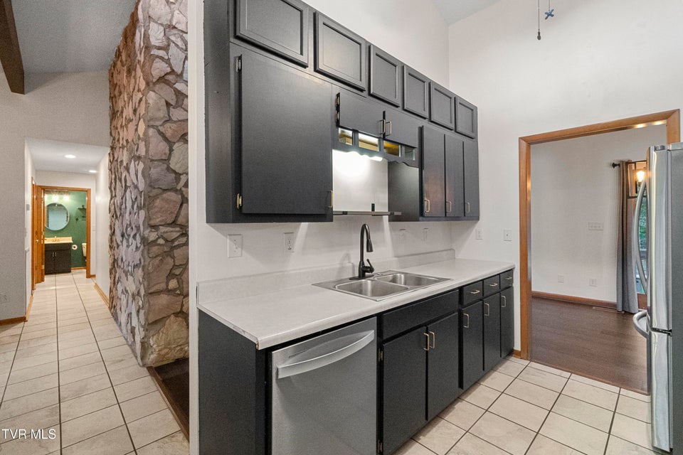 Photo #18: 35 Alpine Cove