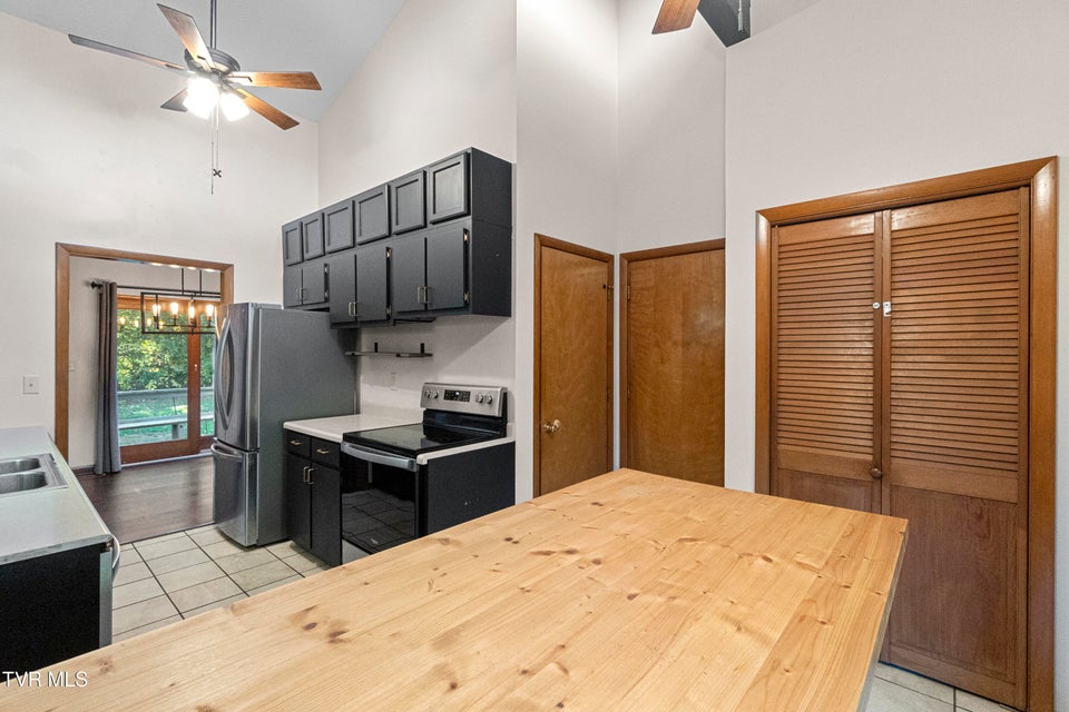 Photo #21: 35 Alpine Cove