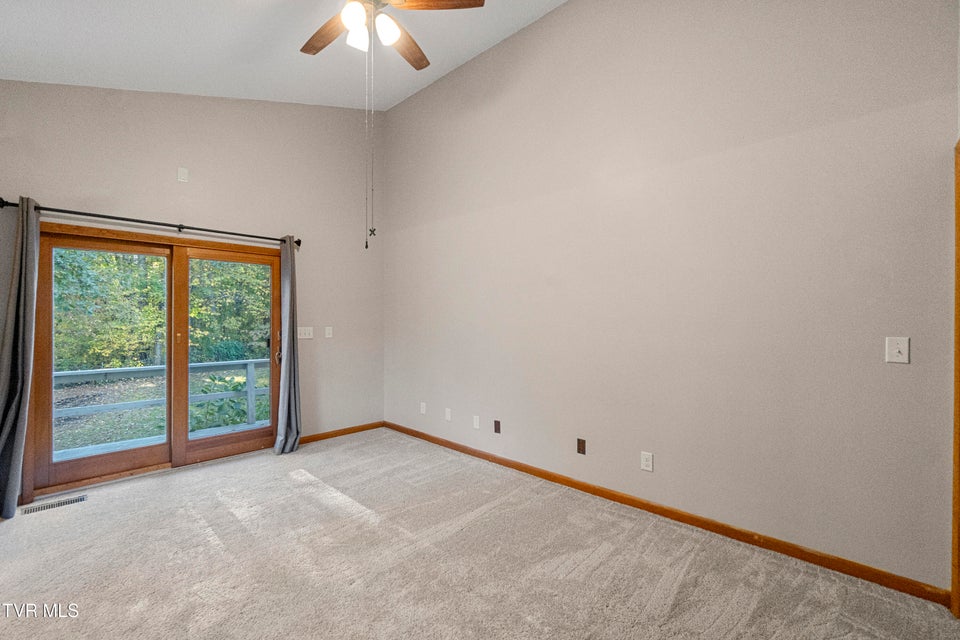 Photo #31: 35 Alpine Cove