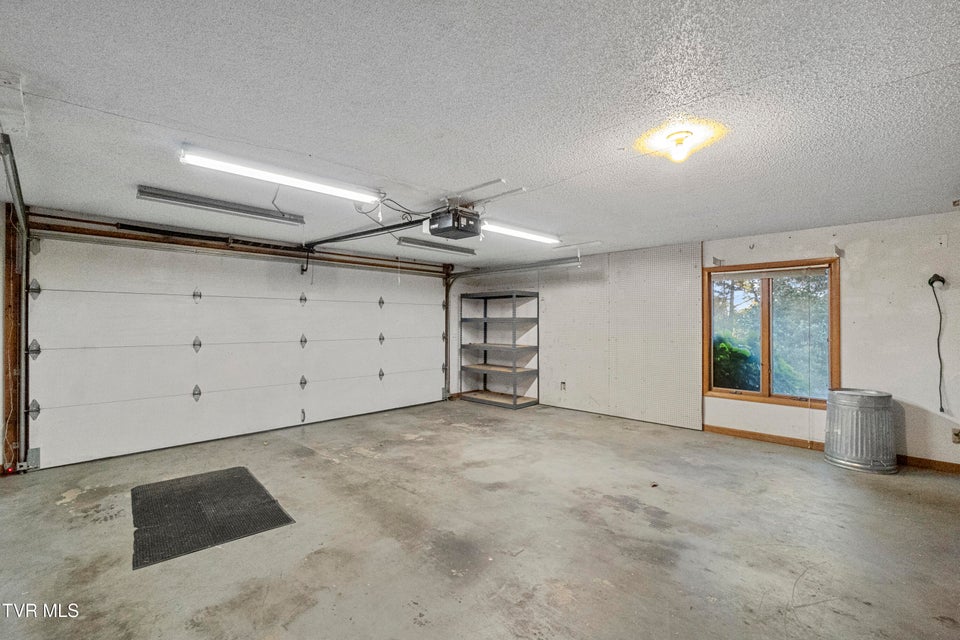 Photo #38: 35 Alpine Cove