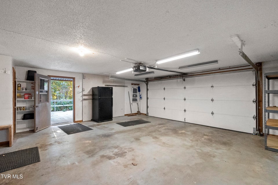 Photo #39: 35 Alpine Cove